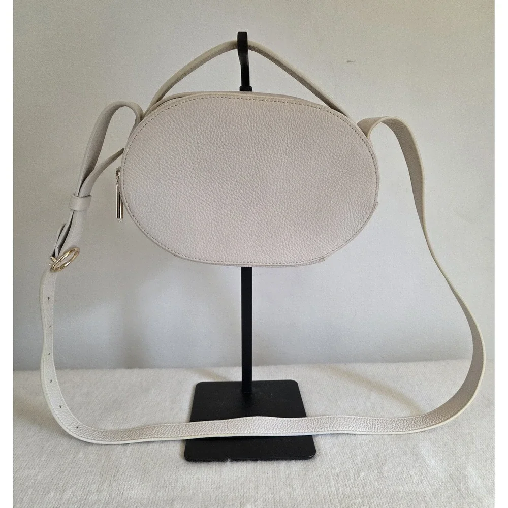 Cuyana Top Handle Crossbody Bag Ecru Pebbled Italian Leather Gold Hardware - Picture 4 of 12